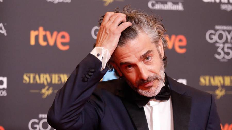 El actor Leonardo Sbaraglia, posa en la alfombra roja en la 35 edición de los Premios Goya en el Teatro del Soho CaixaBank de Málaga a 6 de marzo del 2021. Álex Zea / Europa Press
