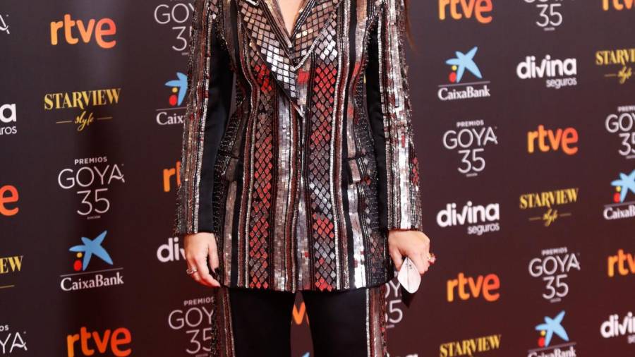 La cantante Vanesa Martín, posa en la alfombra roja en la 35 edición de los Premios Goya en el Teatro del Soho CaixaBank de Málaga a 6 de marzo del 2021. Álex Zea / Europa Press