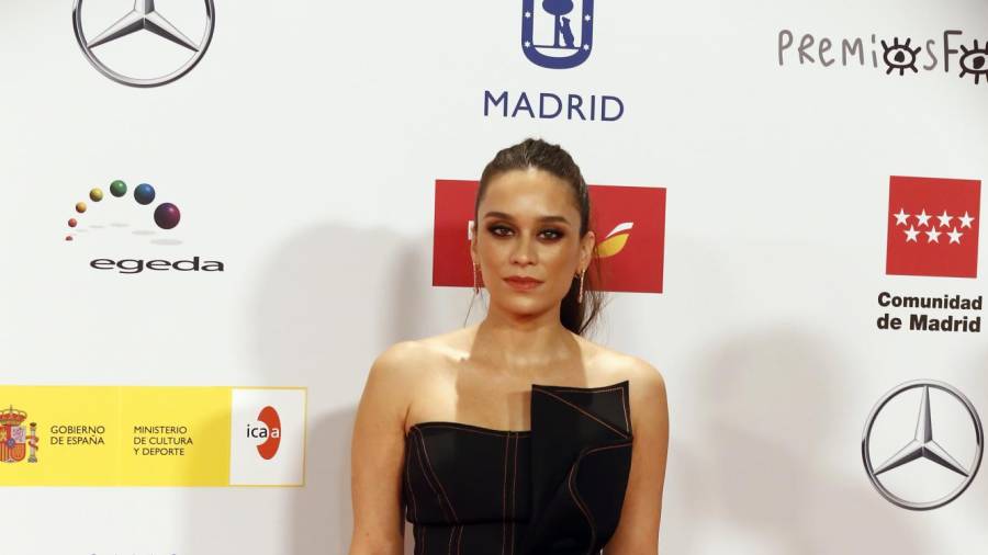 Clarice Alves posando durante la alfombra roja de la 27 edición de los Premios Forqué, a 11 de diciembre de 2021, en Madrid (España). JAVIER RAMÍREZ / EUROPA PRESS