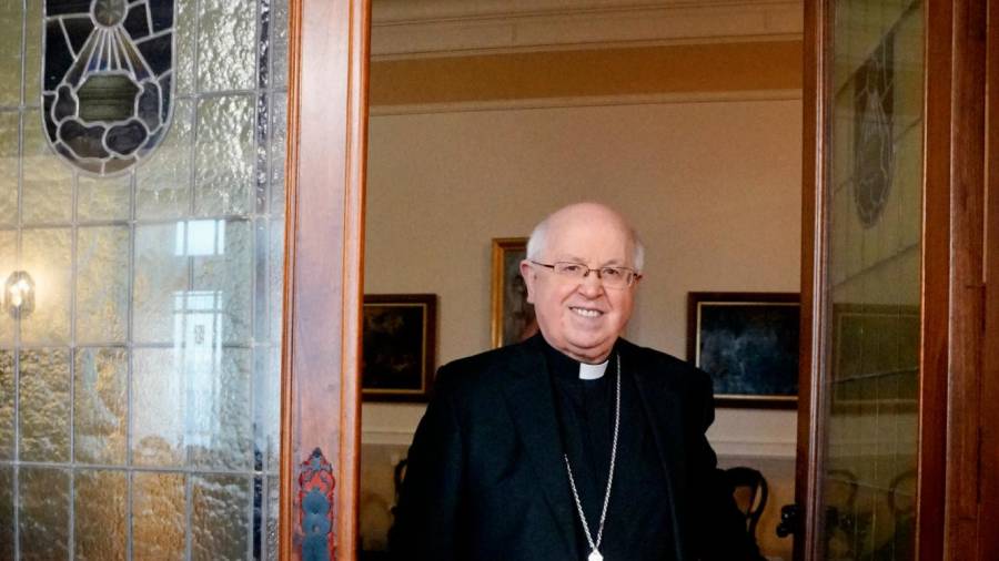 El arzobispo de Santiago abrió a EL CORREO GALLEGO las puertas de su casa para esta entrevista con motivo del Año Santo. Foto: Fernando Blanco
