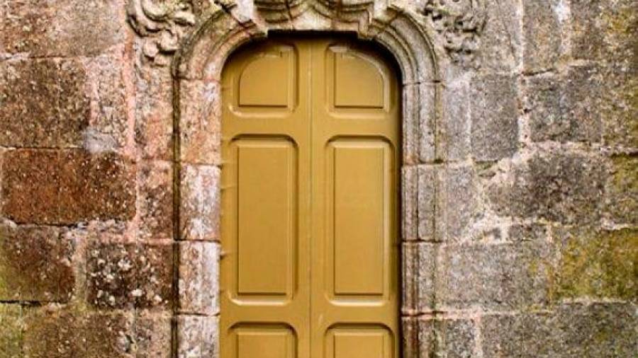 Puerta Santa jacobea sita en la iglesia de Fisterra. Foto: CF