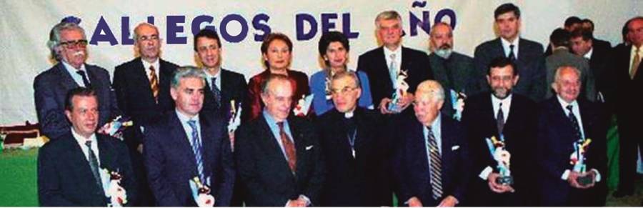 1999. El cardenal Antonio María Rouco Varela, en el centro, FLANQUEADO POR MANUEL FRAGA Y FELICIANO BARRERA. Foto: ECG