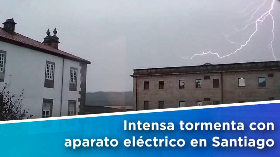 Intensa tormenta con aparato eléctrico en Santiago