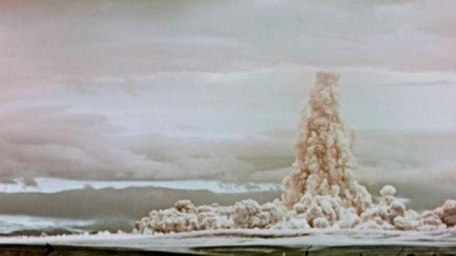 Las nuevas imágenes difundidas muestran una explosión que generó una nube de hongo de unos 60 km de altura. (Fuente, www.bbc.com)