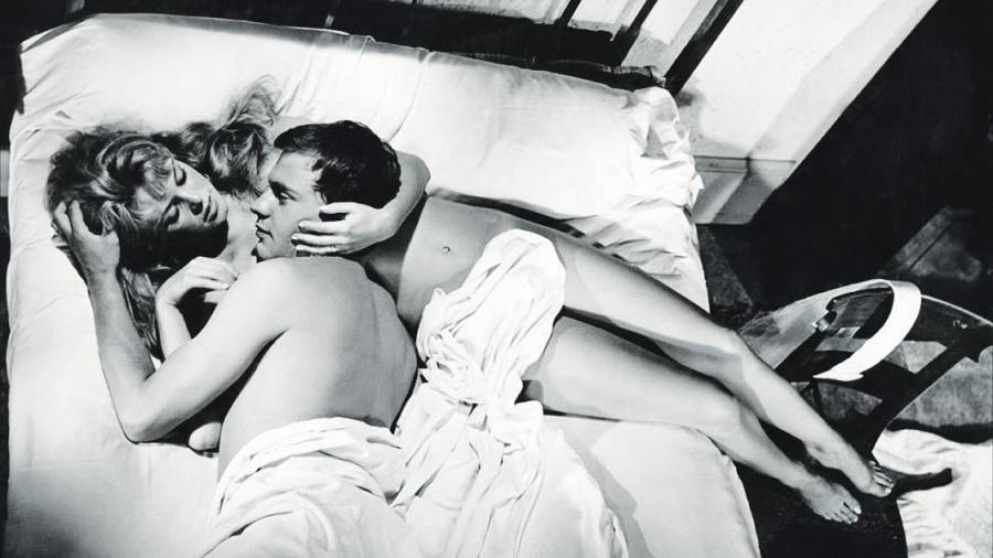 ‘Y Dios creó a la mujer’, protagonizada por Brigitte Bardot y Trintignant, fue un éxito de taquilla en 1957.