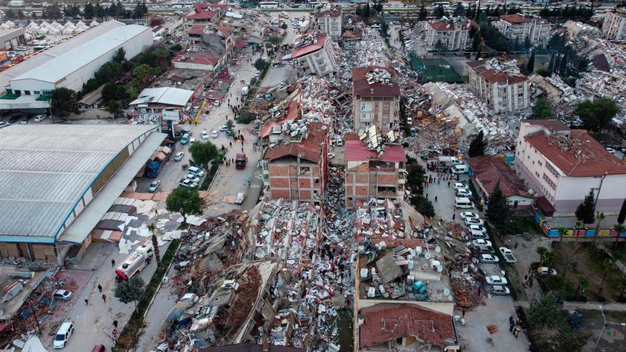 Imagen aérea de los efectos de los terremotos que golpearon la frontera turco-siria en la ciudad de Hatay, Turquía - Foto: E.P.