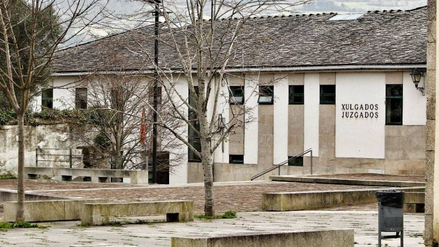 Imagen de la sede de los juzgados de Mondoñedo (Lugo), desde donde se dirigió la investigación que acabó con la red de tráfico de drogas en Lugo
