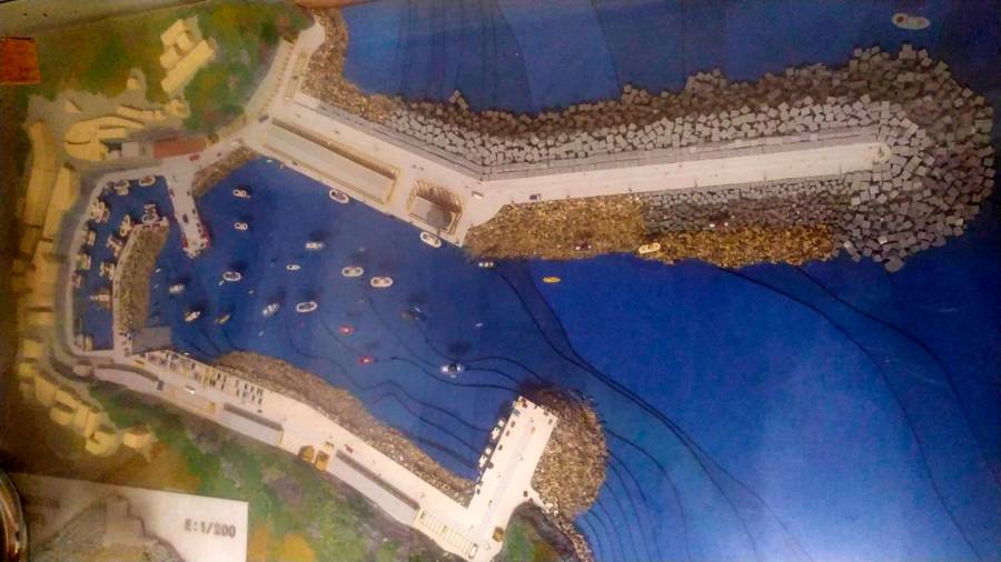Maqueta dun vello proxecto de ampliación e mellora do porto de Malpica. Foto: C. Malpica
