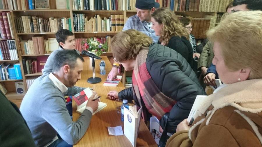 Compostela alberga a acción trepidante de 'Campus morte', primeira novela de Lito Vila