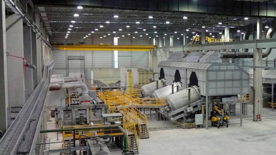 Instalaciones de la empresa Guinea Hornos Industriales en Bilbao que visitaron los expertos de Grupo Riesgo para valorar adquirir un horno deslacador previsto en el plan de inversiones para las plantas de Alu Ibérica.
