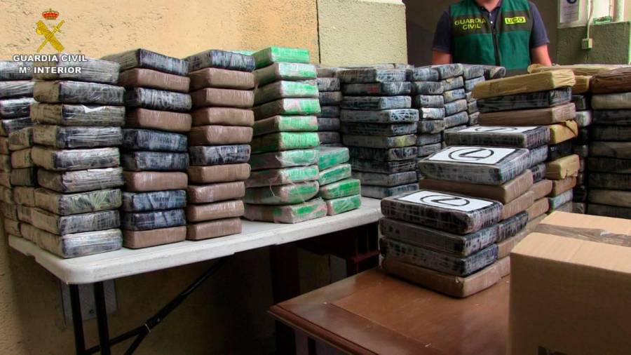 ÉXItO IMPORTANTE. Parte de las seis toneladas de cocaína incautadas en la operación Cetil por la Guardia Civil. Foto: G.C.