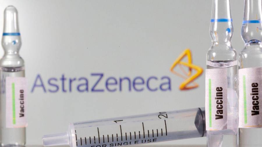 Castilla y León suspende cautelarmente la vacunación con AstraZeneca