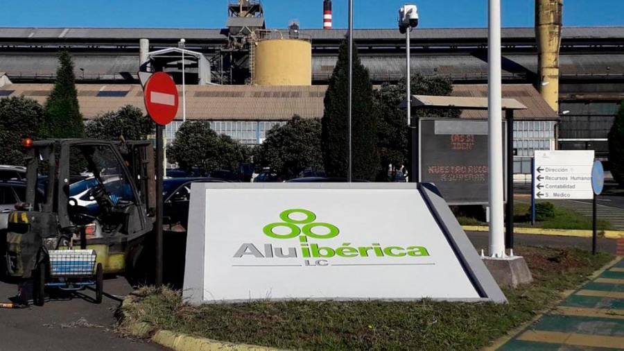 Los trabajadores de Alu Ibérica en A Coruña suspenden temporalmente la huelga