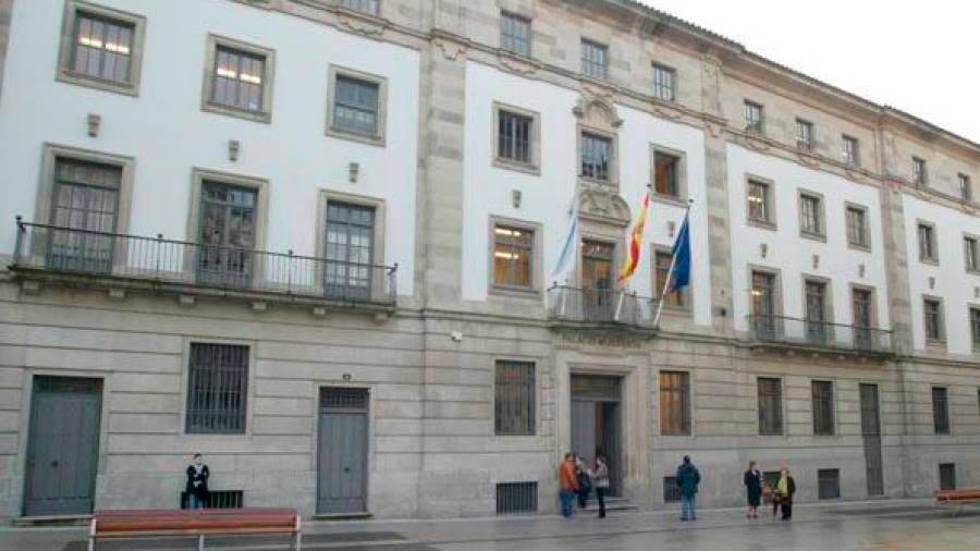 Imagen de la fachada de la Audiencia de Pontevedra.