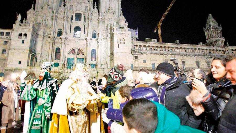 Recepción a los Reyes en el Obradoiro. Foto: Fernando Blanco
