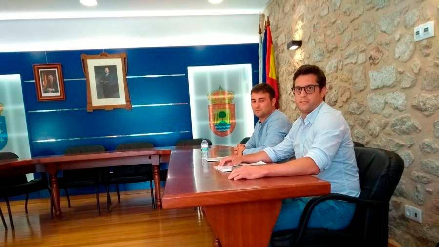 Os concelleiros de Compromiso por Galicia no salón de plenos