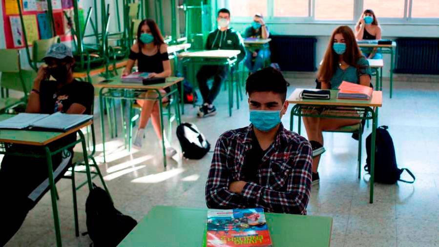 Descienden a 1.179 los casos de contagio en la comunidad educativa gallega