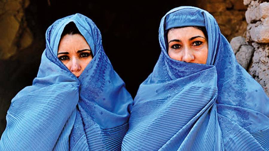 Mujeres afganas ataviadas con el velo islámico. Foto: ECG
