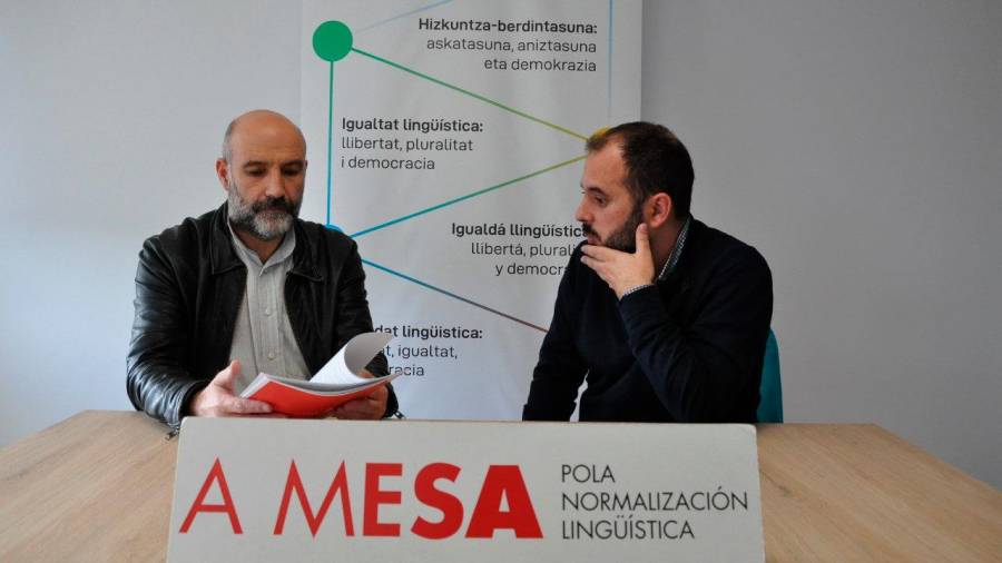 Néstor Rego, a la izquierda, y Marcos Maceira, en un acto público. Foto: ECG