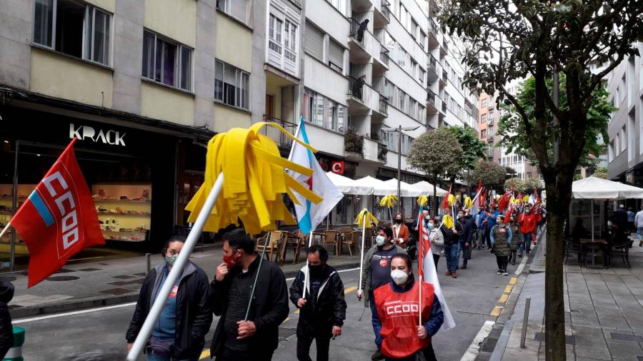 Trabajadores del sector durante la protesta este jueves en las calles compostelanas Foto: Miguel