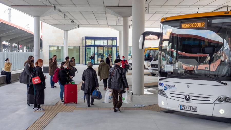 primera de galicia. La estación intermodal de Ourense dispone de 16 dársenas para autocares. Foto: ECG