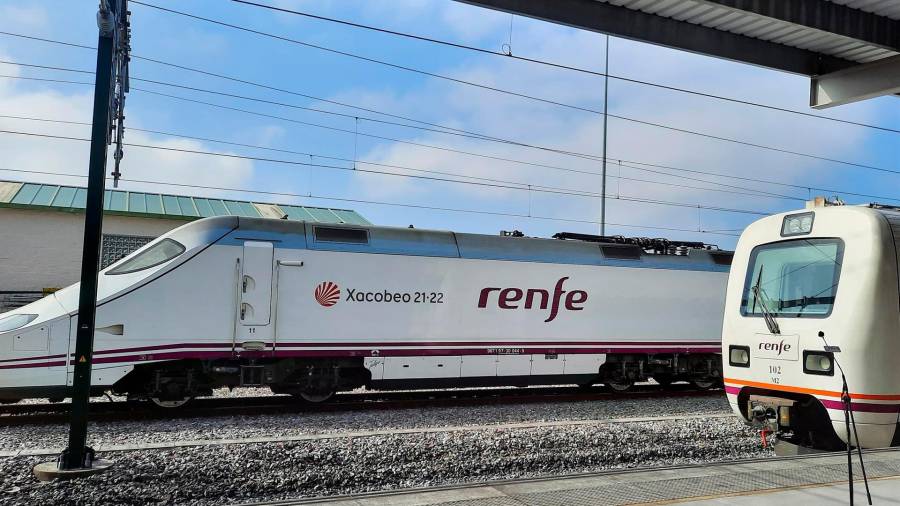 Tren AVE con la insignia del Xacobeo. FOTO: RENFE
