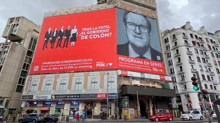 Cartel preelectoral por el que el PP ha denunciado ante la Junta Electoral al PSOE. Foto: E.P.