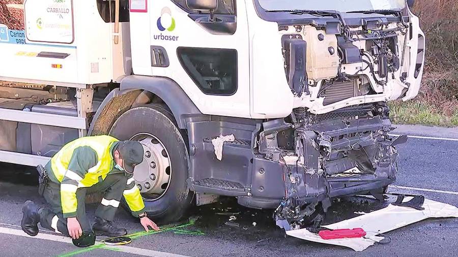 Gran tragedia en Cerceda: un joven pierde la vida al chocar con un camión