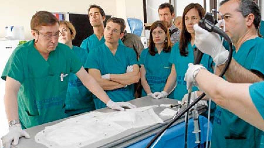 Cuarenta especialistas inauguran el hospital virtual del área de Ferrol