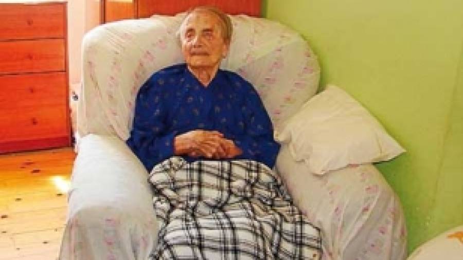 Gloria Milagros, la reina del marisco, cumple 105 años y sigue como un roble