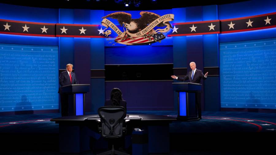 Trump y Biden durante el debate del jueves. Foto: Efe