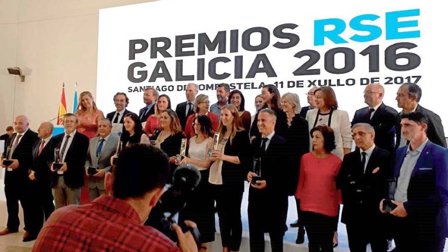 Abanca, Entrepinares y PSA, premios a la gran empresa responsable
