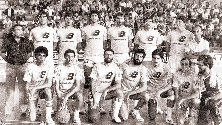 HOMENAJE El primer Obra de la Liga ACB le dedicó un homenaje cuando se retiró en 1982. En 1978 había dejado el club. Foto: ECG