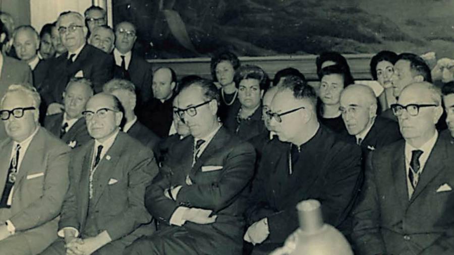 Pola esquerda, Fernández del Riego, Carvalho Calero e García Sabell no ano 1963. Foto: RAG