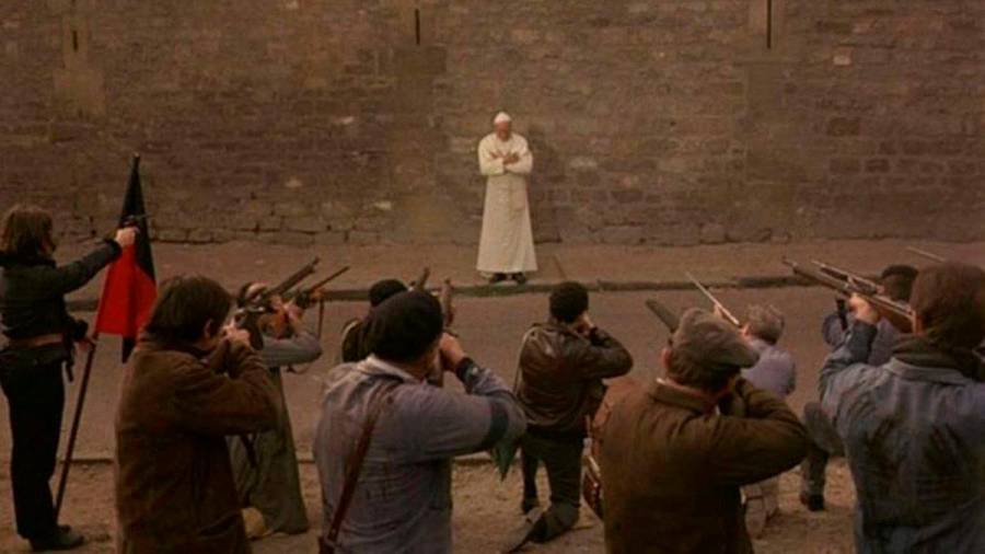 ‘La vía láctea’. Es un film francés dirigido por el realizador español Luis Buñuel en 1969. Como muchas de sus películas, trata de temas como el catolicismo, comunismo y surrealismo. Precisamente, usando el surrealismo y la narrativa no lineal, Buñuel relata la historia de la herejía cristiana.