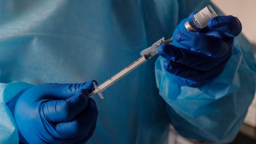 Galicia recibe otra remesa con 18.500 vacunas y Feijóo advierte de reparto desigual
