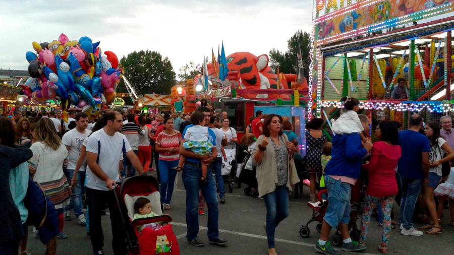 Gallegos disfrutando de las fiestas patronales de Monforte en una imagen de archivo del pasado año 2015. Foto: Angar