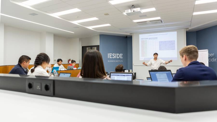 titulación. Ieside presenta el único máster oficial universitario de España especializado en la gestión exponencial y digital que ofrecerá en A Coruña y Vigo. Foto: ECG