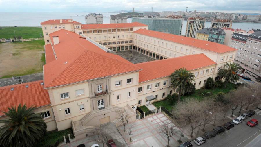 educación. IES Rosalía Mera, histórico centro escolar dependente da Deputación da Coruña. Foto: D.O.