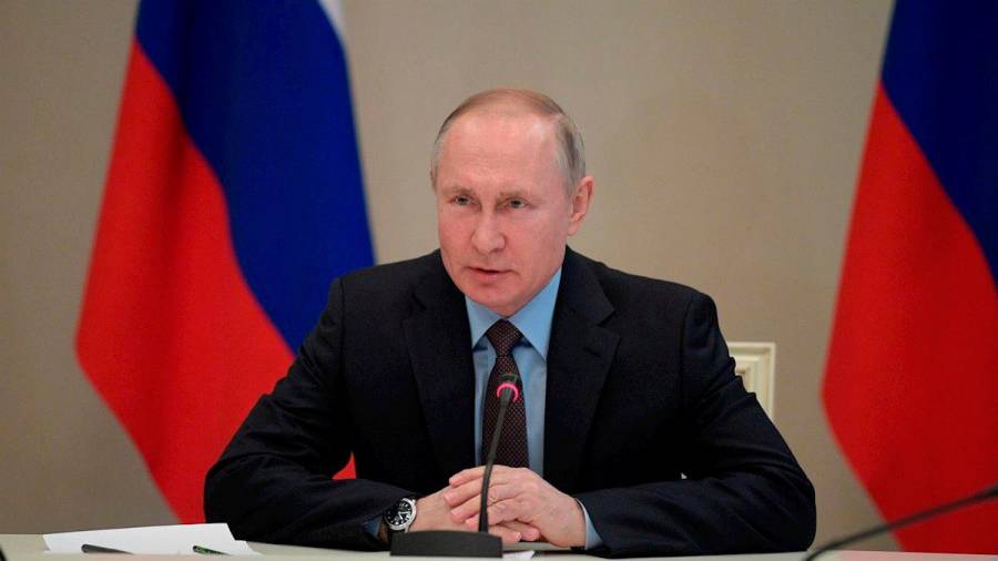 Putin llama a los rusos a votar para que siga en el Kremlin