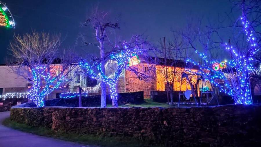 A aldea de Codeseda, na parroquia lalinense de Doade, coa iluminación de Nadal da pasada edición. Foto: Casa do Patrón
