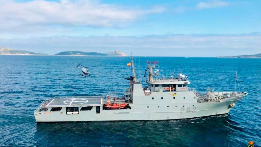 Un barco de la Armada patrullará dos meses en la zona donde se hundió el Pitanxo