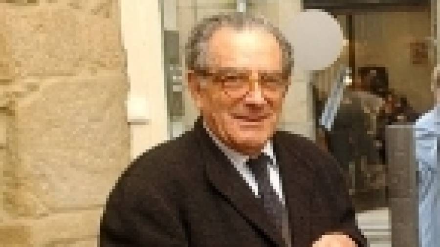 Fallece el profesor José Lois Estévez, que intentó aunar ciencia y derecho