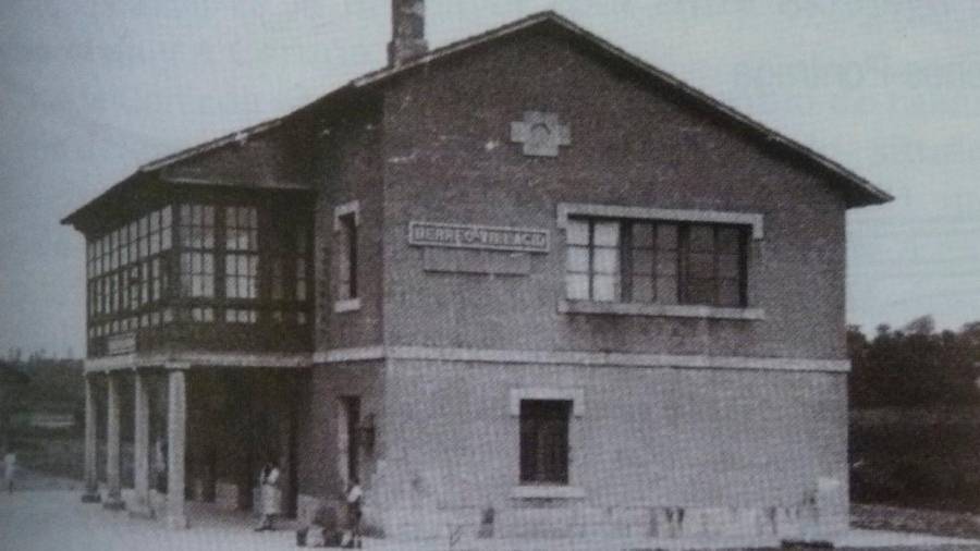 Estación de Oroso Vilacide, nunha imaxe de agosto do ano 1944. Foto: Enrique Castillo/FDG