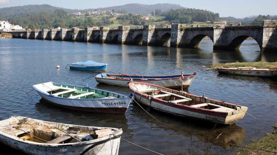 PONTENAFONSO. El viaducto que une Noia y Outes es, con 270 metros, uno de los mayores puentes medievales de Galicia.