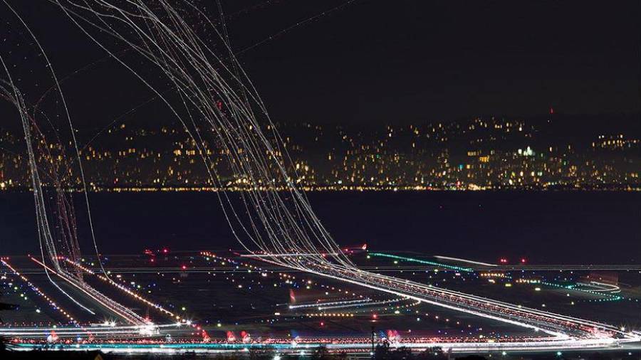 Tráfico aéreo en el aeropuerto de San Francisco. (Autor, Terence Chang)