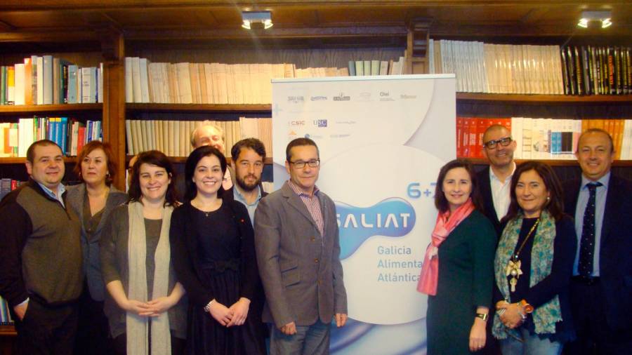 MODÉLICO. Representantes de las empresas y de los grupos científicos durante la presentación de Galiat 6+7