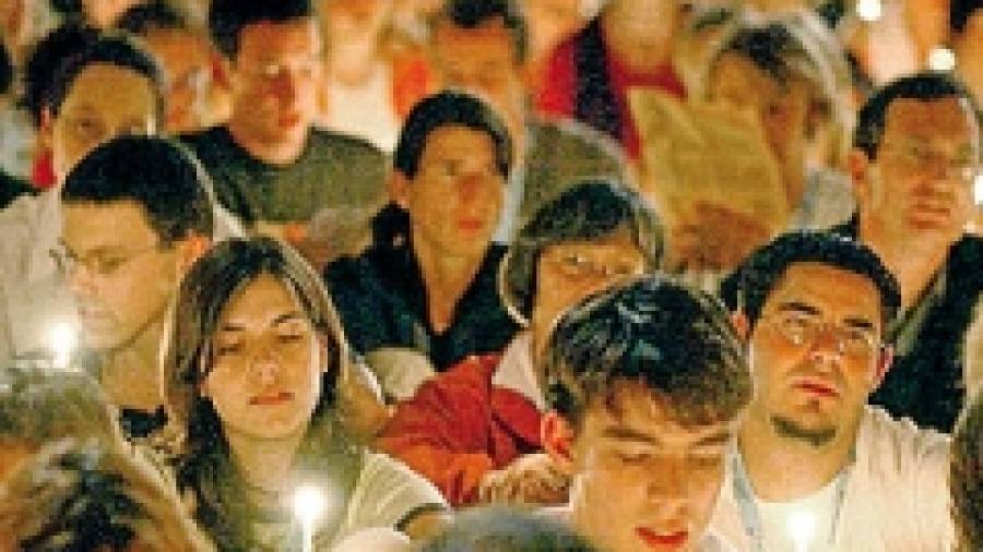 La mitad de los jóvenes gallegos comulgan con la religión católica