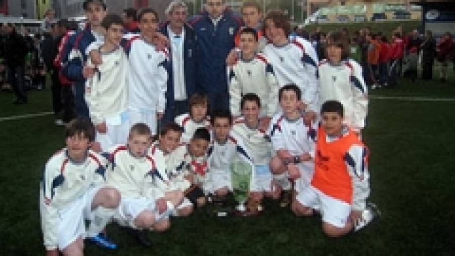Título para los infantiles de la SD Compostela en el torneo nacional de Avilés en la modalidad de fútbol-7