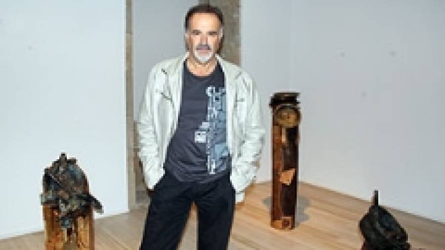 Quintana Martelo da el salto a la escultura en su nueva exposición 'Marea'